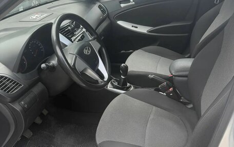 Hyundai Solaris II рестайлинг, 2011 год, 680 000 рублей, 11 фотография