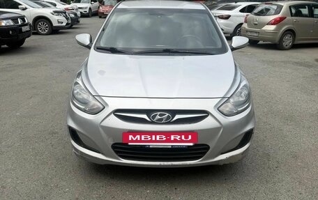 Hyundai Solaris II рестайлинг, 2011 год, 680 000 рублей, 9 фотография