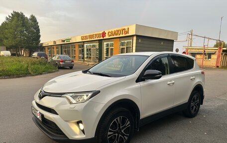 Toyota RAV4, 2015 год, 1 650 000 рублей, 3 фотография