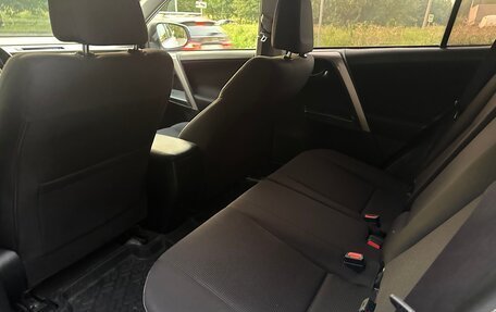 Toyota RAV4, 2015 год, 1 650 000 рублей, 10 фотография