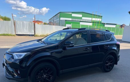 Toyota RAV4, 2019 год, 2 600 000 рублей, 2 фотография