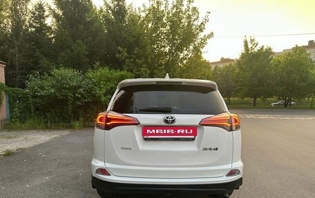 Toyota RAV4, 2015 год, 1 650 000 рублей, 8 фотография
