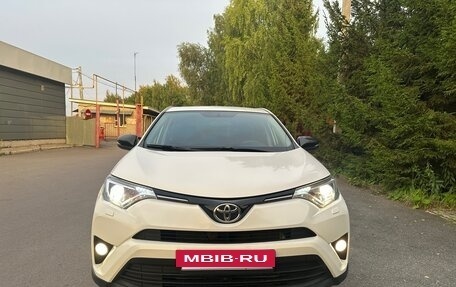 Toyota RAV4, 2015 год, 1 650 000 рублей, 4 фотография