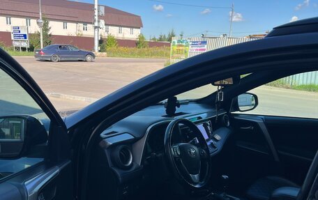 Toyota RAV4, 2019 год, 2 600 000 рублей, 7 фотография