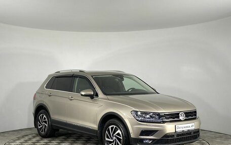 Volkswagen Tiguan II, 2019 год, 2 630 000 рублей, 2 фотография
