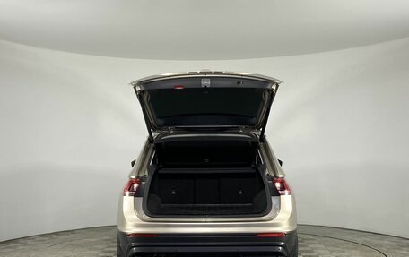Volkswagen Tiguan II, 2019 год, 2 630 000 рублей, 15 фотография