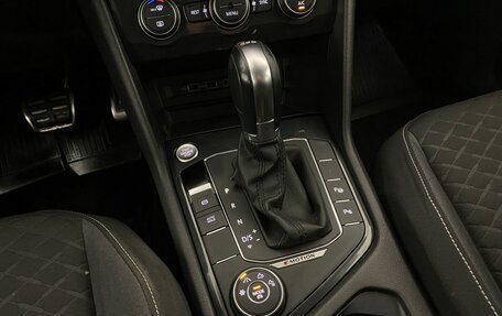 Volkswagen Tiguan II, 2019 год, 2 630 000 рублей, 17 фотография