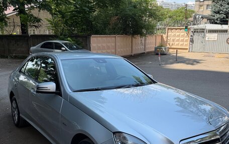 Mercedes-Benz E-Класс, 2011 год, 1 125 000 рублей, 2 фотография