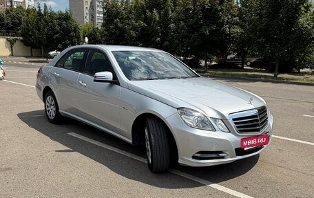 Mercedes-Benz E-Класс, 2011 год, 1 125 000 рублей, 13 фотография