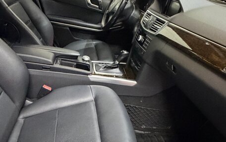 Mercedes-Benz E-Класс, 2011 год, 1 125 000 рублей, 28 фотография