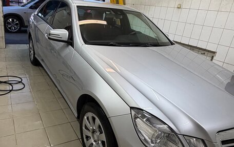 Mercedes-Benz E-Класс, 2011 год, 1 125 000 рублей, 29 фотография