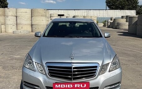 Mercedes-Benz E-Класс, 2011 год, 1 125 000 рублей, 33 фотография