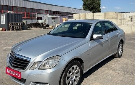 Mercedes-Benz E-Класс, 2011 год, 1 125 000 рублей, 32 фотография