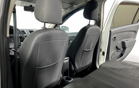 Renault Logan II, 2017 год, 500 000 рублей, 11 фотография