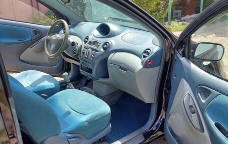 Toyota Yaris I рестайлинг, 1999 год, 310 000 рублей, 7 фотография