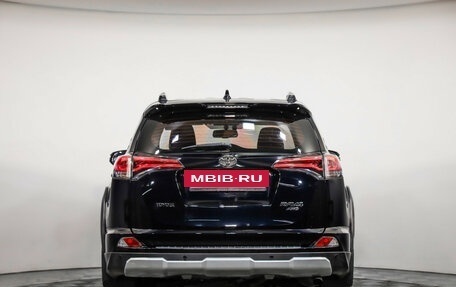 Toyota RAV4, 2018 год, 2 499 000 рублей, 7 фотография