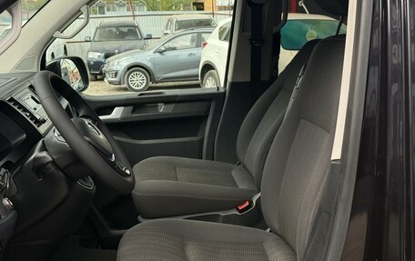 Volkswagen Caravelle T6 рестайлинг, 2017 год, 2 299 000 рублей, 11 фотография