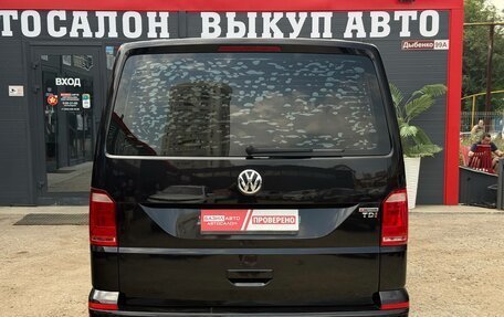 Volkswagen Caravelle T6 рестайлинг, 2017 год, 2 299 000 рублей, 17 фотография