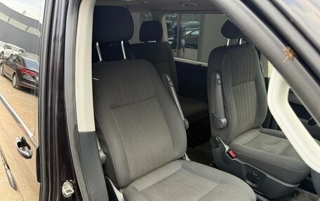 Volkswagen Caravelle T6 рестайлинг, 2017 год, 2 299 000 рублей, 24 фотография