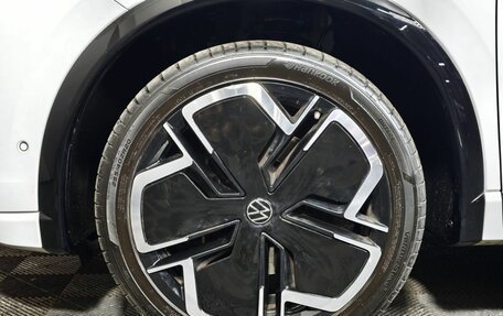 Volkswagen Tiguan, 2024 год, 4 509 000 рублей, 9 фотография