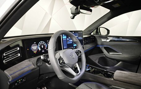 Volkswagen Tiguan, 2024 год, 4 509 000 рублей, 19 фотография
