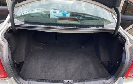 Toyota Avensis III рестайлинг, 2004 год, 650 000 рублей, 2 фотография
