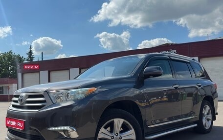 Toyota Highlander III, 2012 год, 1 599 000 рублей, 1 фотография