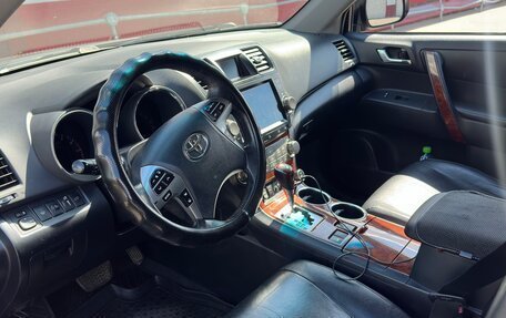 Toyota Highlander III, 2012 год, 1 599 000 рублей, 9 фотография