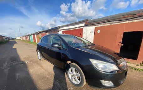 Opel Astra J, 2011 год, 500 000 рублей, 2 фотография