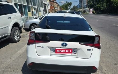 Toyota Prius IV XW50, 2019 год, 1 800 000 рублей, 6 фотография
