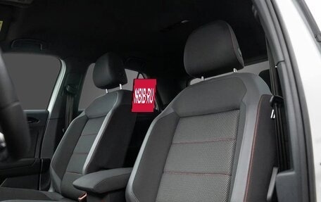 Volkswagen T-Roc I, 2023 год, 2 235 000 рублей, 8 фотография