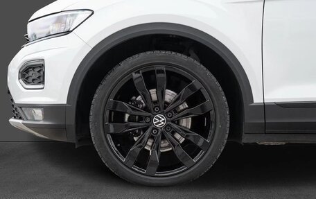 Volkswagen T-Roc I, 2023 год, 2 235 000 рублей, 16 фотография