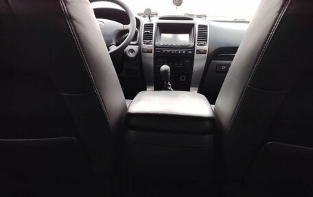 Toyota Land Cruiser Prado 120 рестайлинг, 2007 год, 2 000 000 рублей, 5 фотография