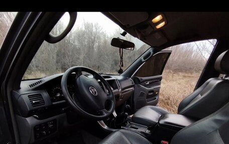 Toyota Land Cruiser Prado 120 рестайлинг, 2007 год, 2 000 000 рублей, 6 фотография