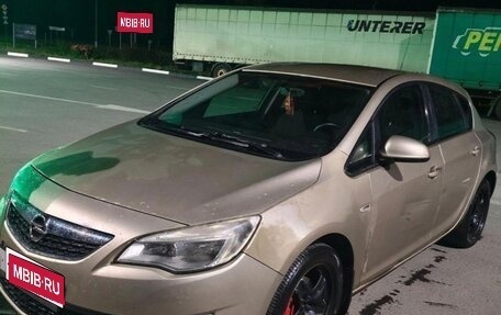 Opel Astra J, 2011 год, 535 000 рублей, 1 фотография