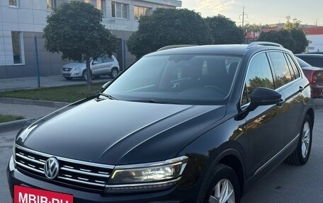 Volkswagen Tiguan II, 2017 год, 2 199 000 рублей, 2 фотография