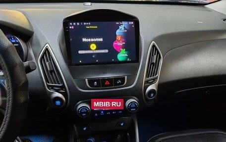 Hyundai Tucson III, 2009 год, 1 000 000 рублей, 5 фотография