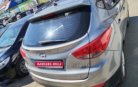 Hyundai Tucson III, 2009 год, 1 000 000 рублей, 3 фотография