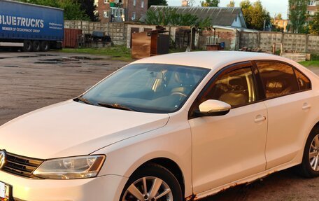 Volkswagen Jetta VI, 2015 год, 650 000 рублей, 2 фотография