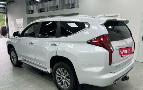 Mitsubishi Pajero Sport III рестайлинг, 2020 год, 3 450 000 рублей, 7 фотография