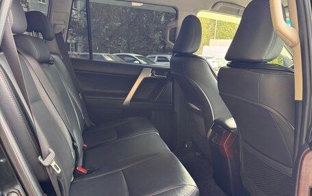 Toyota Land Cruiser Prado 150 рестайлинг 2, 2016 год, 4 350 000 рублей, 10 фотография