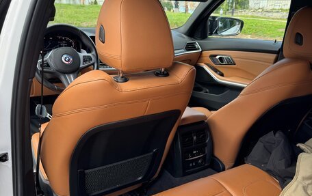 BMW 3 серия, 2019 год, 3 900 000 рублей, 19 фотография