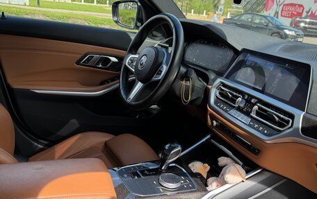 BMW 3 серия, 2019 год, 3 900 000 рублей, 28 фотография