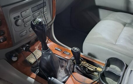 Toyota Land Cruiser 100 рестайлинг 2, 2006 год, 4 700 000 рублей, 12 фотография