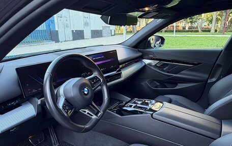 BMW 5 серия, 2023 год, 7 800 000 рублей, 6 фотография