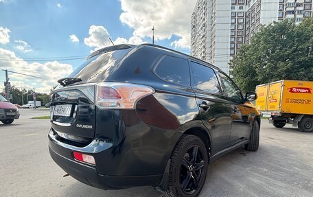 Mitsubishi Outlander III рестайлинг 3, 2013 год, 900 000 рублей, 5 фотография