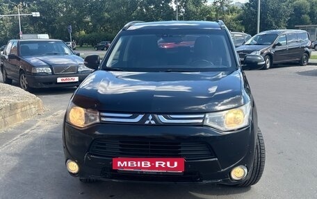 Mitsubishi Outlander III рестайлинг 3, 2013 год, 900 000 рублей, 6 фотография