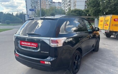 Mitsubishi Outlander III рестайлинг 3, 2013 год, 900 000 рублей, 7 фотография