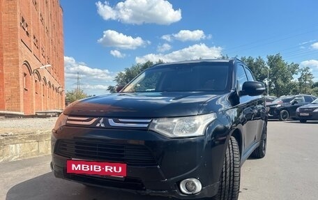 Mitsubishi Outlander III рестайлинг 3, 2013 год, 900 000 рублей, 9 фотография
