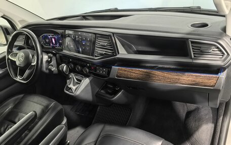 Volkswagen Multivan T6 рестайлинг, 2020 год, 6 399 000 рублей, 20 фотография